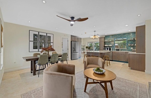 Sarasota House | HUGE HEATED SALT POOL! NEAR DOWNTOWN! TV IN EVERY BEDROOM!