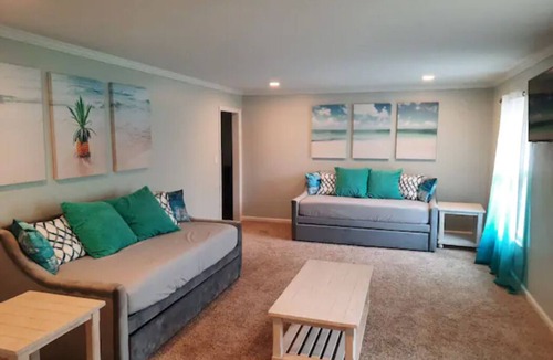 East Point House | Huge Home Close to Attractions Sleeps 20+