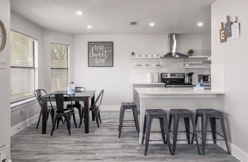Killeen House | Huge Home in Killeen Large Families 16 Guests