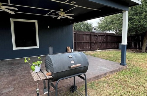 Temple House | Huge Home near Family Water Park- Fully Stocked