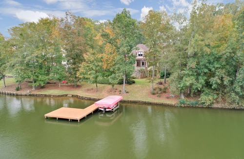 Eatonton House | Huge Home on Water, Sleeps 16, Lots of Family Activities Included on Property!