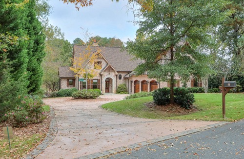 Eatonton House | Huge Home on Water, Sleeps 16, Lots of Family Activities Included on Property!