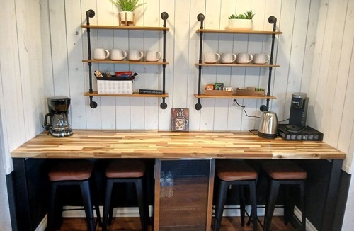 Mica House | Huge Home, Pool Table, Hot Tub