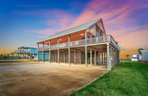 Surfside Beach House | Huge Home With Game Room, Large Deck and Bunk Room