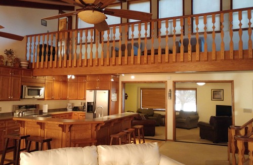 Page House | Huge Home With Panoramic Breathtaking Views/4 Master Suites/5200 SF/Sleeps 24