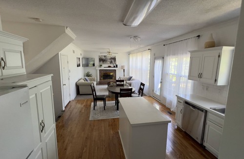 Olathe House | Huge house 4BR, 3 Bath with High Speed Wifi