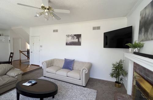 Olathe House | Huge house 4BR, 3 Bath with High Speed Wifi