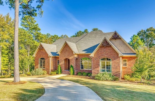 Sand Ridge House | HUGE House Perfect For Groups: 4 Suites, 8 Beds, 5 TV's, New Performance Center!