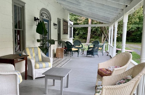 Cragsmoor House | Huge house with amazing kitchen, near great hiking; great for groups!