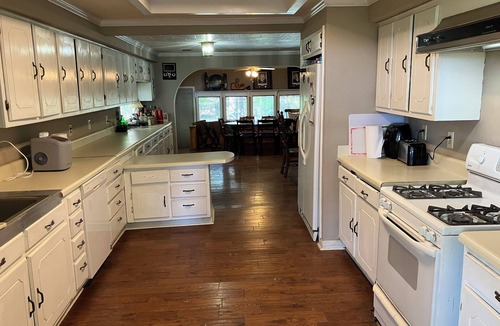 Holly Grove House | Huge lake house with plenty of activities in area; Outdoorsman paradise