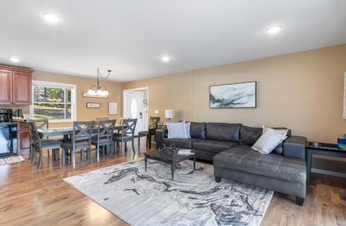 Versailles House | Huge Lakefront Yard, Private Dock - Amazing Views!