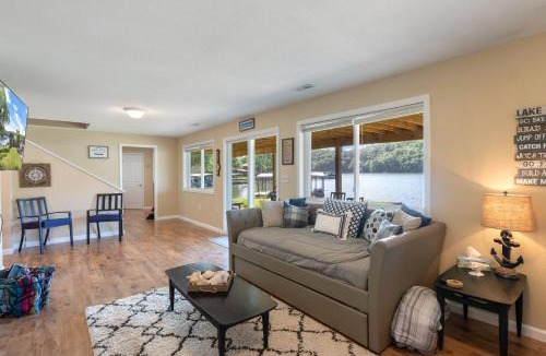 Versailles House | Huge Lakefront Yard, Private Dock - Amazing Views!