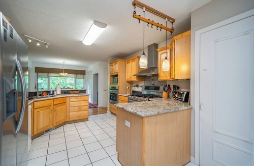 Asheville House | Huge Lodge, 1.5 Mi to town, Mtn Views, pets OK.