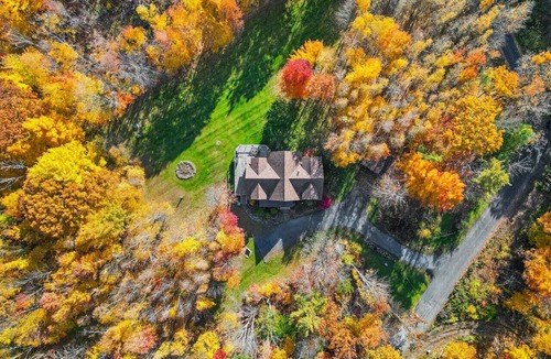 Hinesburg Cabin | Huge Log Cabin by Lake 16 PPL