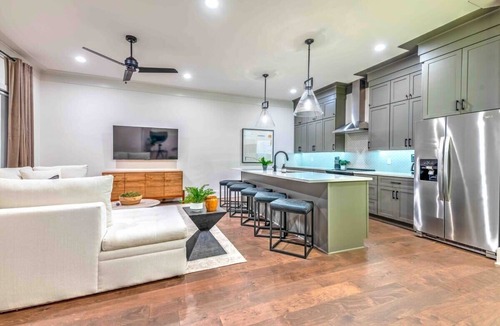 Eastwood House | Huge Lux Home! 17 beds! Insta! Baller Game Room!