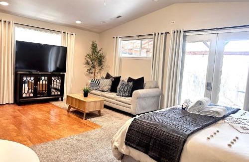 Medford House | Huge Master Suite Apt -fire Pit-gazebo- Cul De Sac
