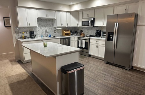 Tonawanda Villa | HUGE, Modern 3-Bed Villa in ❤️ of WNY Buffalo Niagara Falls