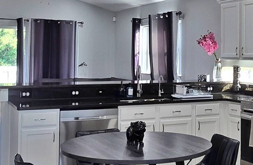 Orlando House | Huge Modern 3BR Family Home - Fully Stocked Kitchen + Board Games + Pet Friendly