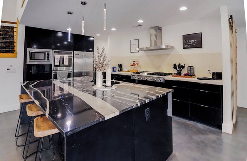 South Oklahoma City House | Huge modern 4-bedroom Oasis OKC/Moore