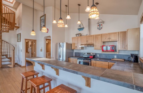 Lincoln City House | Huge Oceanfront Home has Two Great Rooms for Large Groups!