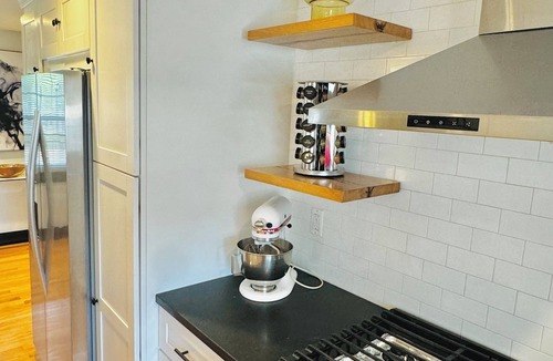 Maplewood House | Huge Patio & Private Parking - 2BR 2BA - Near NYC EWR FIFA MetLife Stadium