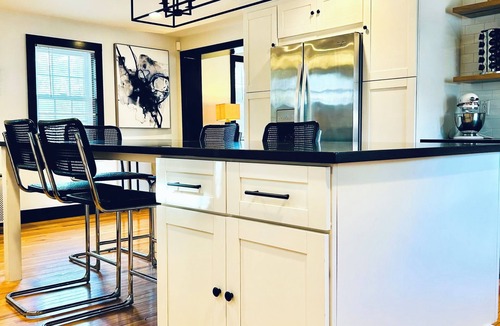 Maplewood House | Huge Patio & Private Parking - 2BR 2BA - Near NYC EWR FIFA MetLife Stadium