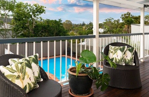 Indooroopilly House | Huge Pool|Indooroopilly Queenslander|Pet Friendly