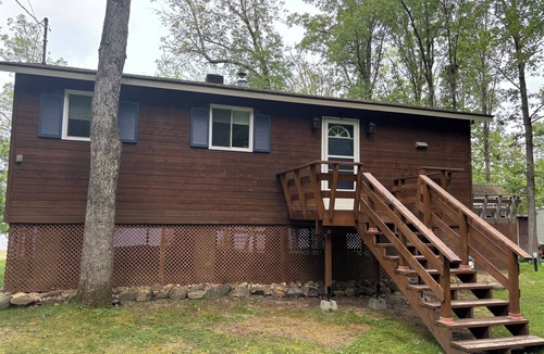 L'Isle-aux-Allumettes Cottage | Huge Private Beach Cozy Forest-Edge Cottage Getaway