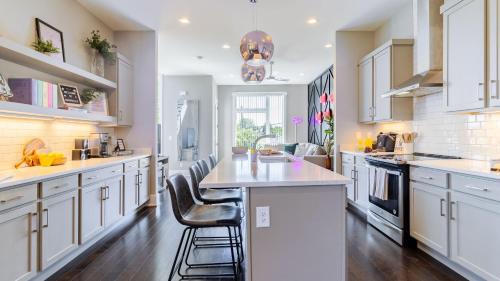 Historic Waverly House | Huge Private Rooftop Deck w Firepit Putt-Putt 8 Mins to Broadway Doralee