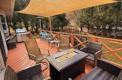 Ellenville House | Huge Private Suite w/Pool Table, Sauna & Fire Pit