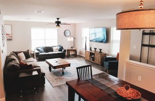 McKinney House | Huge Renovated Home + Yard Close to DT & Airportn