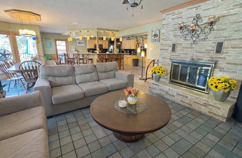 Seguin House | Huge Riverfront House, Sleeps 32, 11BR, 6BA, 70' Pier