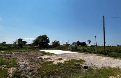 Crystal Beach RV Rental | Huge RV Campsite less than a mile from the beach!