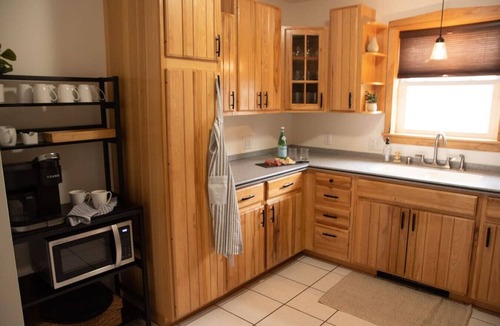 Sandy Creek House | Huge Sandy Pond LAKE HOUSE - Sleeps 14!