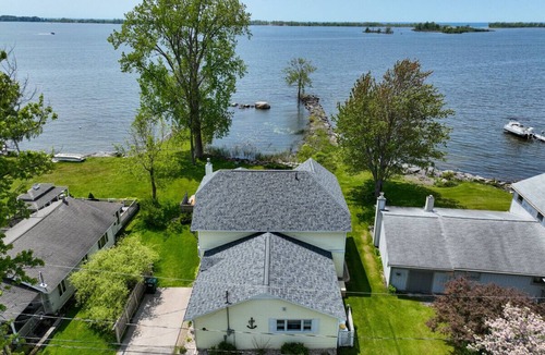 Sandy Creek House | Huge Sandy Pond LAKE HOUSE - Sleeps 14!