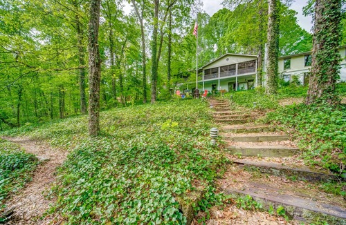 Woodstock House | Huge Secluded Lakeside Super Private Gorgeous Retreat