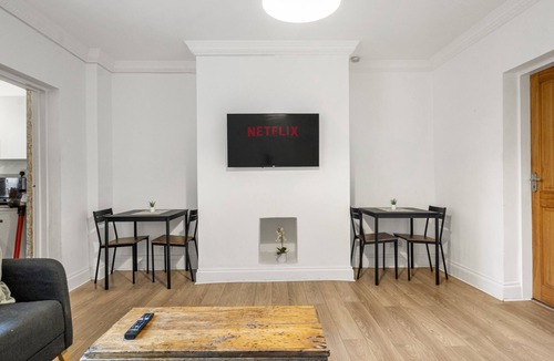 Heaton Apartment | Huge serviced Apartment with free parking.