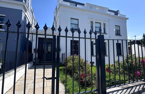 Barbican House | Huge spacious 8 bed luxury villa