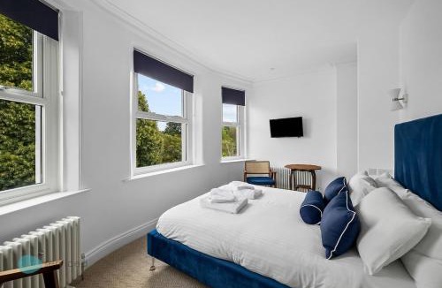 Barbican House | Huge spacious 8 bed luxury villa