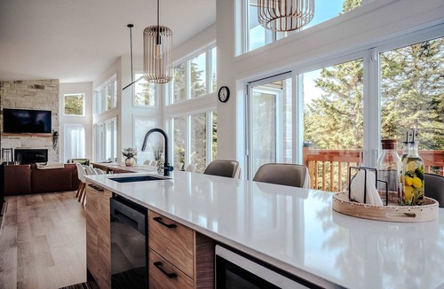 Riviere-Rouge Ski Chalet | Huge Waterfront Modern Cottage on the Rouge River