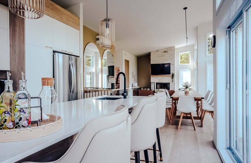 Riviere-Rouge Ski Chalet | Huge Waterfront Modern Cottage on the Rouge River