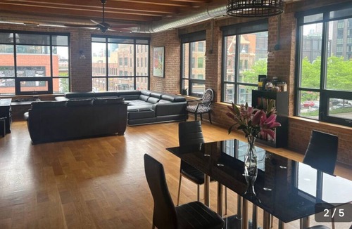 West Loop Apartment | HUGE West Loop 3BR Penthouse Loft on Randolph with Rooftop and Garage Parking!