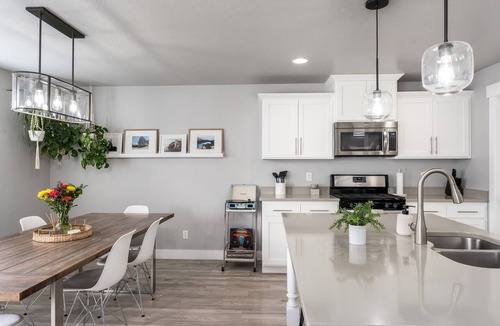 Saratoga Springs House | HUGE YARD Centrally Located Fully-Fenced & Parks!