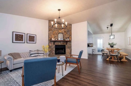 Lawrenceville House | Huge Yard/Pool Table/Double Decks 5beds/3Ba