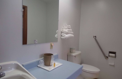 Warren Hotel | Huggy Bear Motel