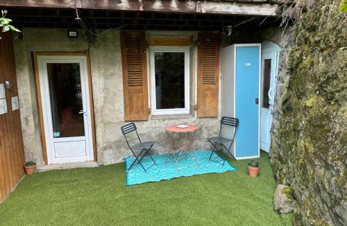 La Perriere Apartment | Huguette studio 18m2