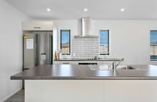 Rangatira Park House | Huka Falls Getaway + so close to town