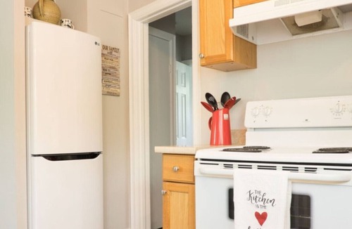 Historic Old Town House | Hullcrest Cottage, Short stroll to Queen Street