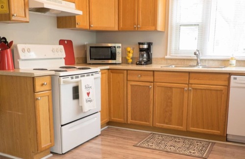 Historic Old Town House | Hullcrest Cottage, Short stroll to Queen Street