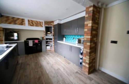 Hull House | Hullidays》 4 bed Hessle House